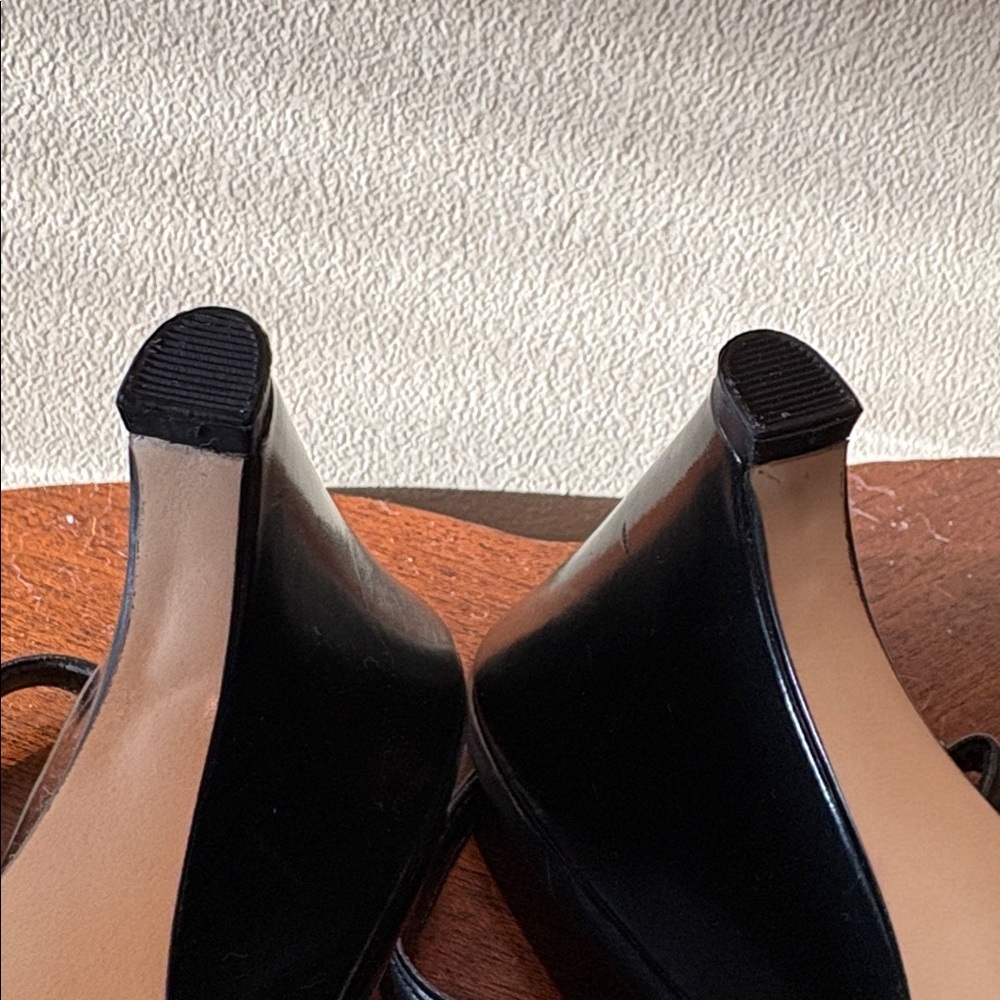 Franco Sarto heels Leather Peep-Toe Slingback wedge heels Black/ front 2
Bows - Picture 13 of 15